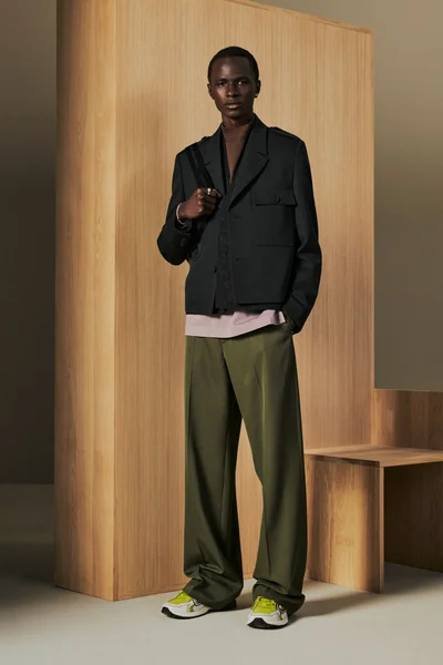 Look 16